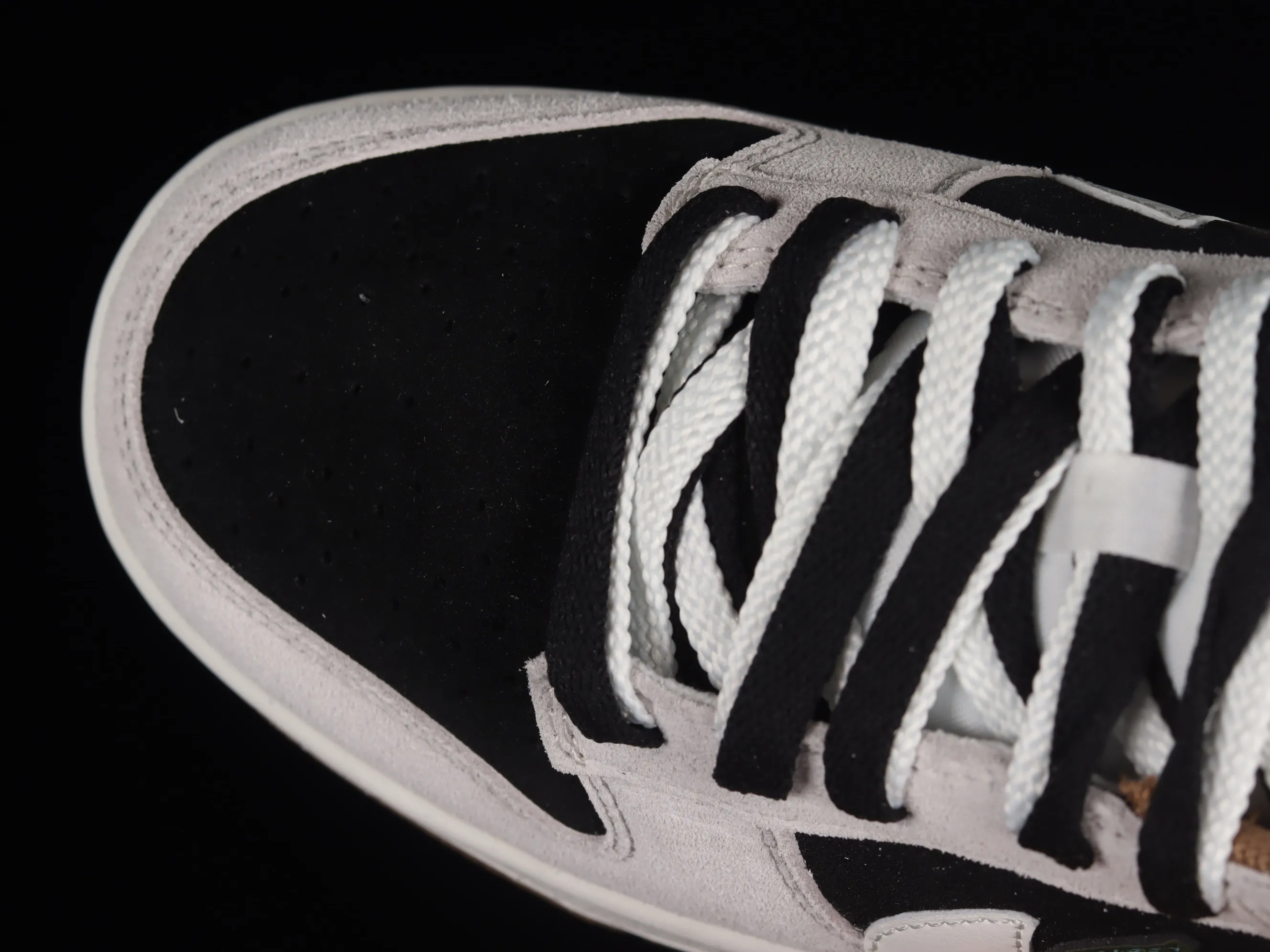 All categories Nk SB Dunk series Nk SB Dunk Low low-top sneakers Nk SB Dunk Low "85" black and gray graffiti SB low-top sports and leisure sneakers DO9457-123